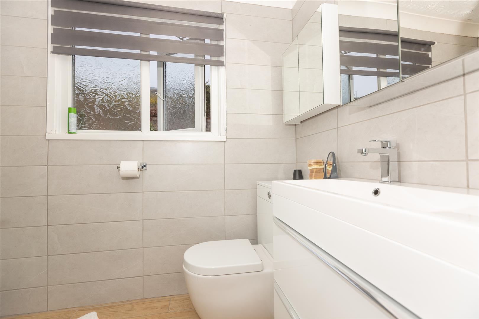 Gwscwm Road, Burry Port, SA16 0BS